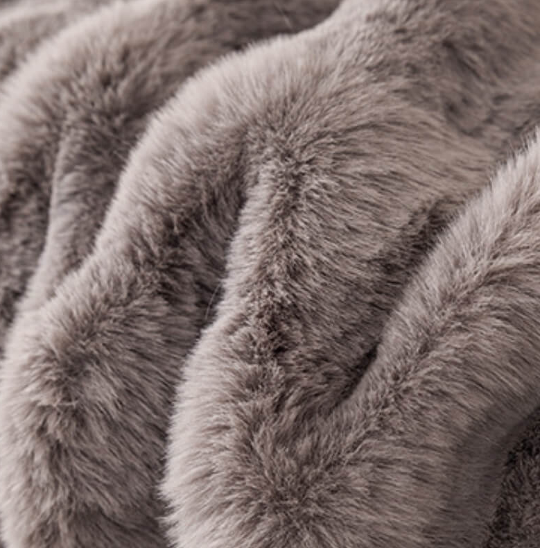 [Pague 1, Leve 2] Capa de Sofá Anabella (Transforme Suas Noites com Estilo!) + BRINDE: 2 Fronhas